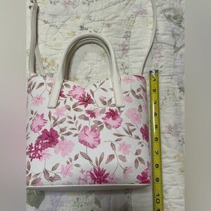 NWOT LC Lauren Conrad Floral Pink and White Bag
